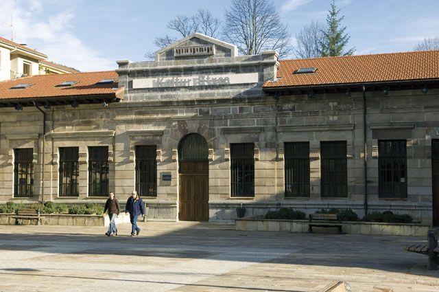 BALMASEDA. Biblioteca municipal